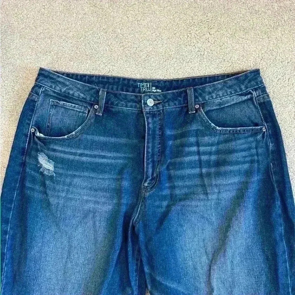 Time and tru distressed high rise blue jeans in size 20 - Picture 2 of 5